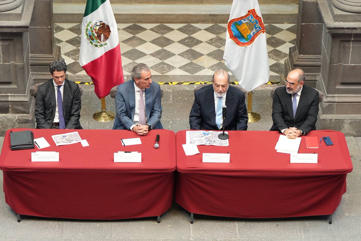 MxInteraccion's tweet photo. Logra @pepechedrauimx inversión histórica para Puebla capital de la mano de @carlosslim 

Grupo Carso destinará más de 4 mmdp para la construcción de plaza comercial y vivienda en la zona de San Francisco @PueblaAyto #Puebla 
A detalle: 👇🔗
https://t.co/z8NP1DAY5Z https://t.co/dNbOrkiLtj