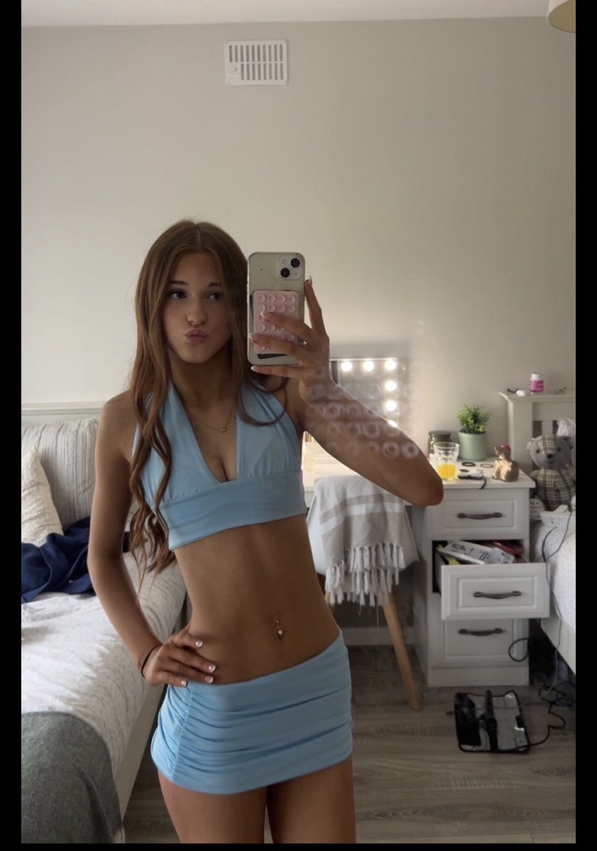 UKonlyyyyom's tweet photo. Back again lads you know what for 😈😈 chav teen babes mmm https://t.co/yJfsbPEwoK