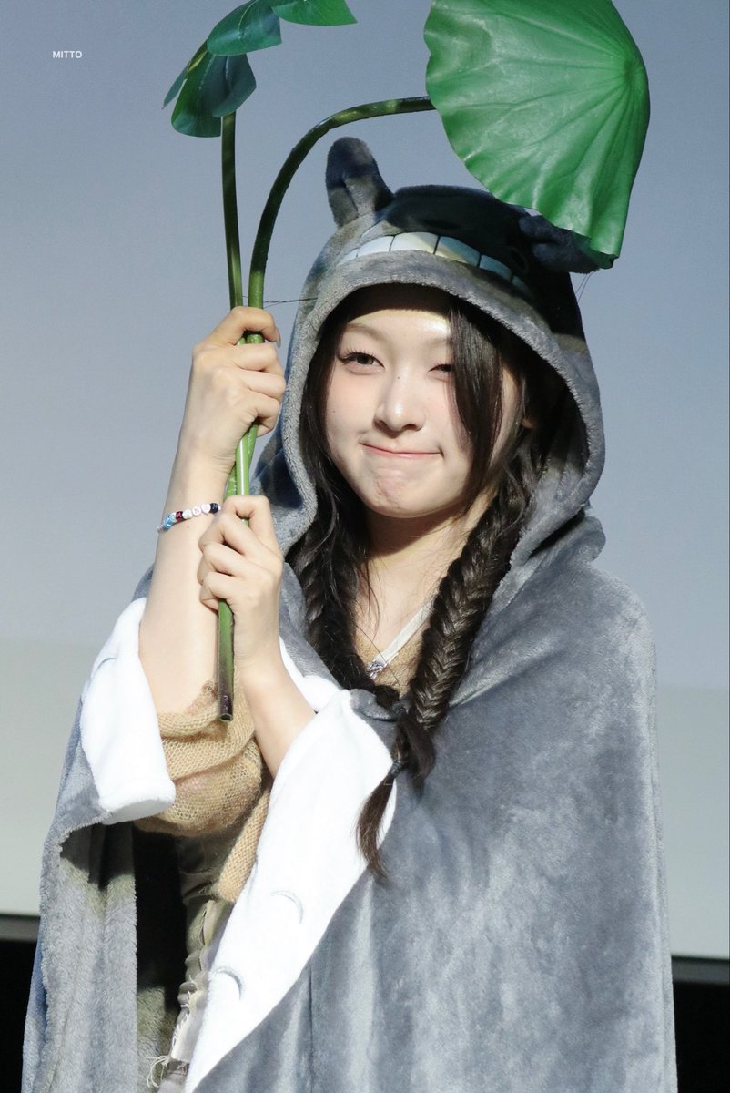 minamitto_'s tweet photo. 240413 #미나미 #리센느

                 /\        /\
                (   \🌱/   )
            . / o     -     o  \.  
          / /      _____      \ \ 
        /  |  ⎛ ^  ^  ^  ⎞ |  \
        し|  |  ^  ^  ^  ^  |    |ل
          ⎝⎝_______⎠⎠        냠토로🌱 https://t.co/nXbzZe9TEg