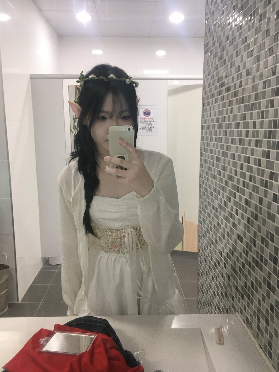 _ixxnze's tweet photo. #모아트친소 #모구모구

첫콘 가는 모아랑 친해져서 인사해요!!
첫콘 아니더라도 친해져용🤍🤍

♥ - F
R - Dm
@ - 반모 (본인 11 https://t.co/Ztf1WsLc8I