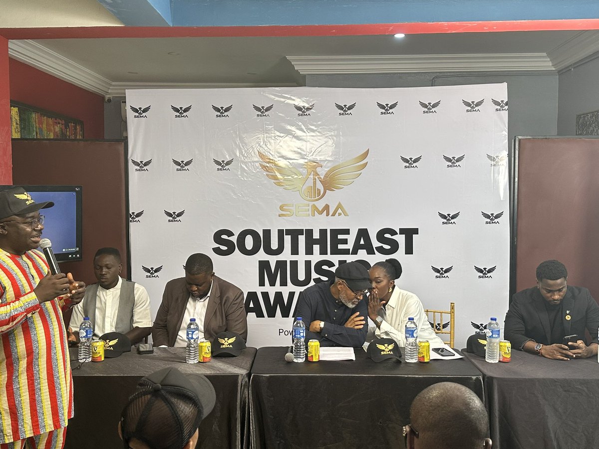 UchePOkoye's tweet photo. South East Music Awards! https://t.co/UyLqlkNnxG