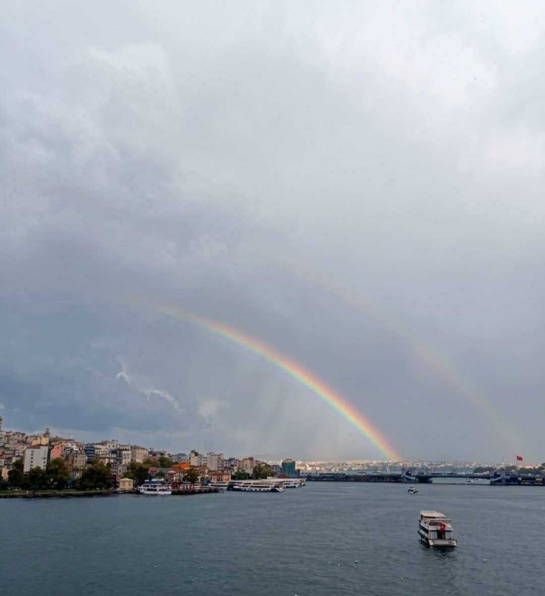 DritaEsadi2's tweet photo. Az önce gökkuşağı yakaladım 🌈 https://t.co/XtBTTxZ5jG