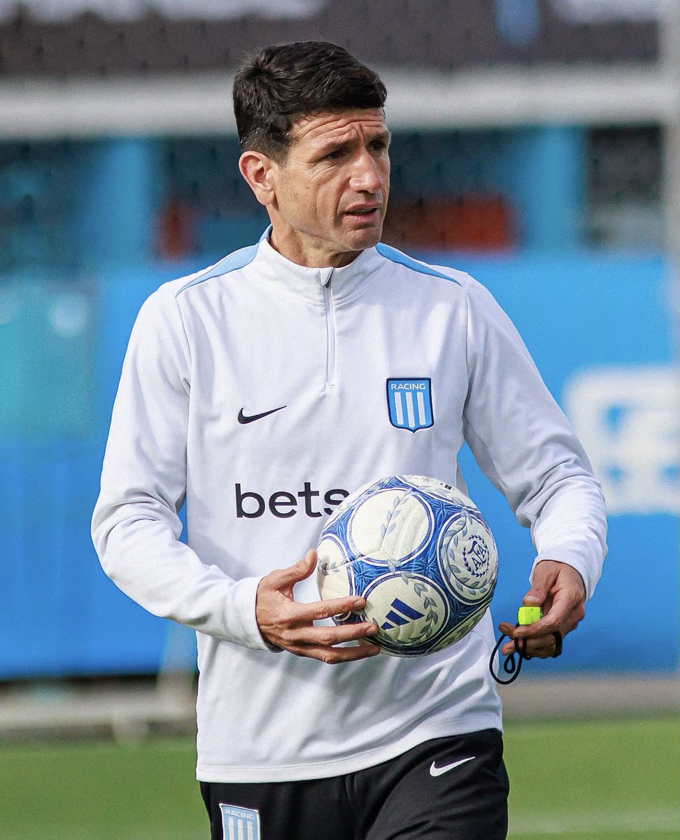 juampideluca_'s tweet photo. El once que paró Chirola Romero en la práctica de hoy:

Cambeses; Cannavo, Martínez, Escudero, Rodríguez; Pérez, Ortegoza, Toto Fernández; Díaz, Maravilla Martínez y Conechny. 

4-3-3, con las salidas de Zaracho y Rojo por lesión y Lodico por decisión táctica. ⚠️ https://t.co/yCCfssxz1b