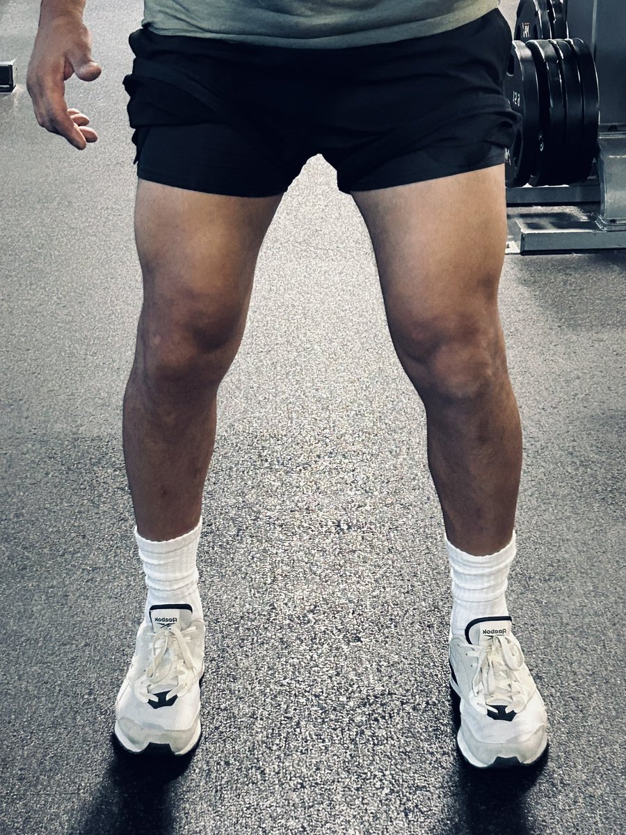 SpartanRob75's tweet photo. Happy upper body Friday! We lift heavy &amp; we like it! Keep them muscles strong &amp; lean that way. Am I 51 cuz I bench like I’m 31! Class of 93? No way that’s old ppl! Let’s get sum Spartans!
Kiss Leonidas’ fav soldier baby @lilhousgreendor 😘😘 https://t.co/jETNbhXNQY