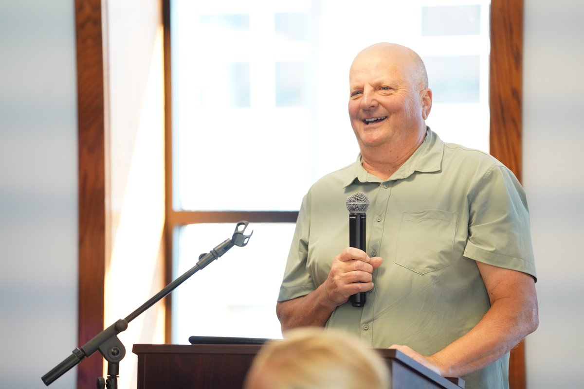 oconschools's tweet photo. We are honored to induct Max Weibel into the OHS Athletic Hall of Fame! ππ Weibel played Baseball from 1973-1977 and Basketball from 1973-1976. Thank you Max for your dedication and excellence within the athletic community! π¦#OconPride #OconDriven #Oconomowoc https://t.co/TjrpHftae6