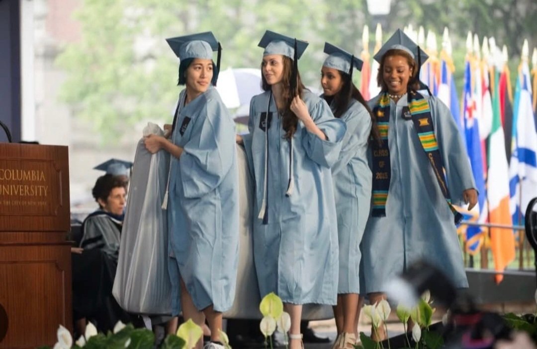 AzPetrich's tweet photo. Emma Silkowicz.

Raped college student, Columbia Univ.

Ignored by administration, dismissed her rape allegation and  allowed him to remain on campus.

Carried the mattress she was raped on around campus as silent protest.

Carried it to collect her diploma.

She was a sophomore. https://t.co/9zYQRuAhM2