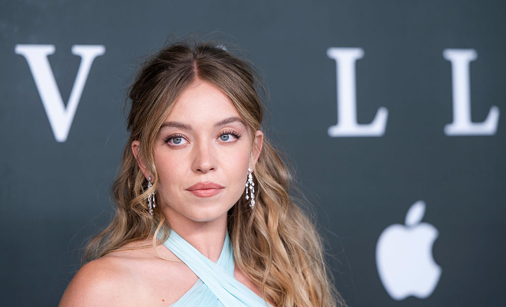 TRSonDakikacom's tweet photo. Sydney Sweeney Yahudiliği mi Seçti? İddiaların Nedeni

https://t.co/4vY4EPA6yV

#sydneysweeney #yahudi #din https://t.co/XRFDy9O1xo