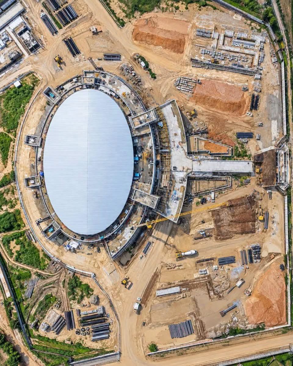 cavilT's tweet photo. Uyo is taking shape as a major destination for conferences, tourism and entertainment.

Construction is advancing on the 5,000-capacity Ibom International Convention Centre, with 8 meeting rooms, a 200-room hotel, ARISE Shopping City and other leisure facilities within the emerging district.

What kind of major event would you like to see hosted here when completed?
