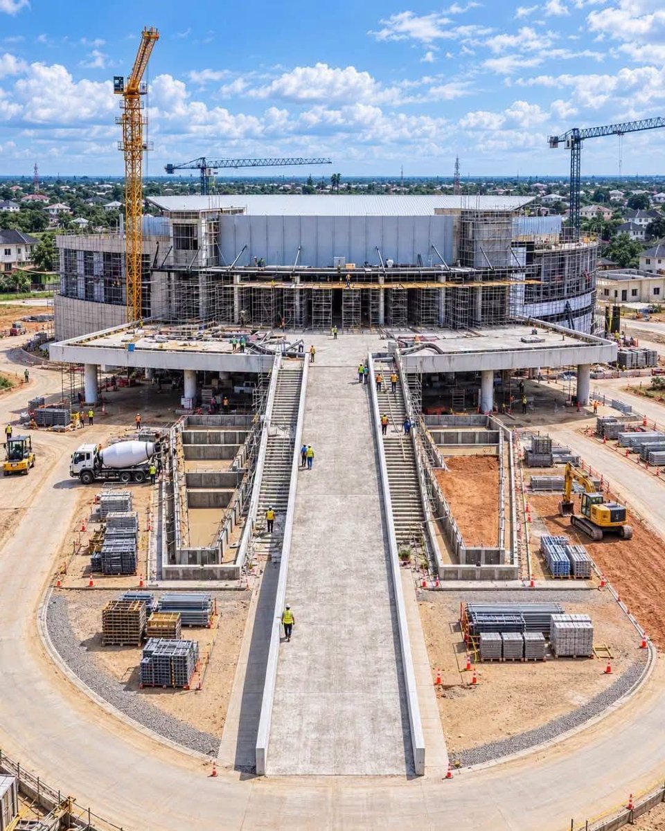 cavilT's tweet photo. Uyo is taking shape as a major destination for conferences, tourism and entertainment.

Construction is advancing on the 5,000-capacity Ibom International Convention Centre, with 8 meeting rooms, a 200-room hotel, ARISE Shopping City and other leisure facilities within the emerging district.

What kind of major event would you like to see hosted here when completed?