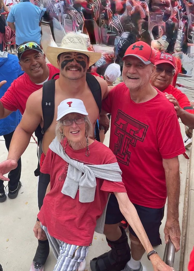 schadjoe's tweet photo. His grandpa dreamed of this day. Now it's here for
Jacob Rodriguez. | Schad

https://t.co/LrHAklTXXh https://t.co/92YZRuLLyX