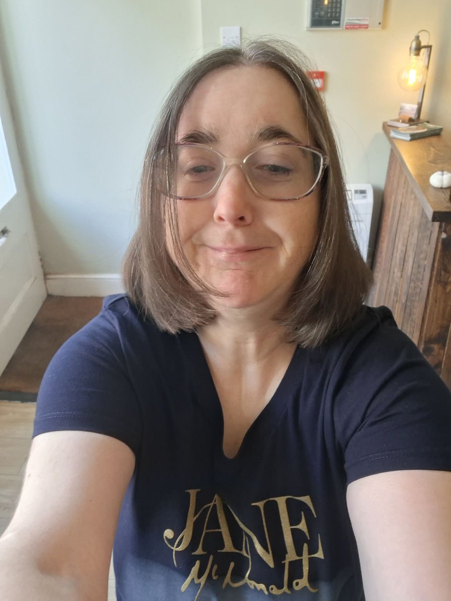 TeamColNolan's tweet photo. Hi,how are you? Happy Friday,after haircut,please be kind or be blocked! 🙂#HappyFriday #afterhaircut #bekindorbeblocked https://t.co/faKbNgxYsf