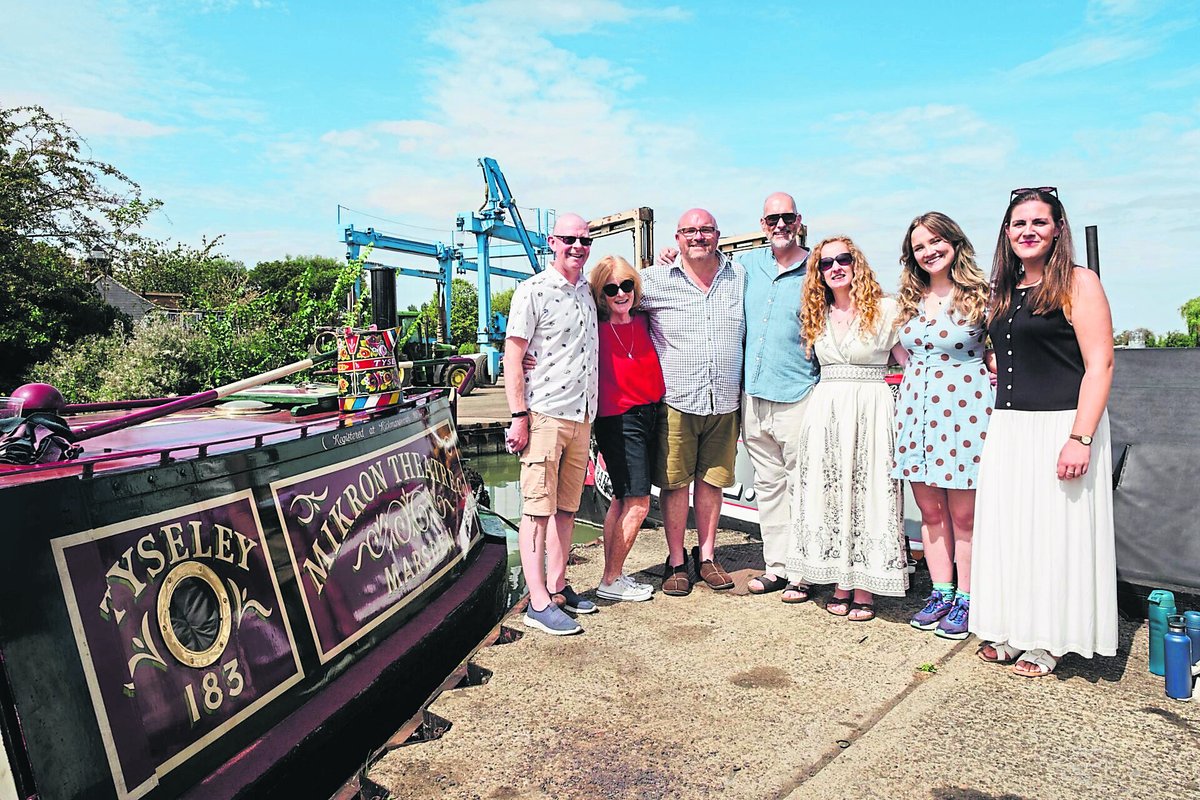 towpathtalk's tweet photo. ๐ญ Mikron Theatre Company has welcomed Buffy Davis and Mark Williams as patrons during celebrations marking the 90th birthday of Tyseley, its historic floating home.
๐๐ถ๐ป๐ฑ ๐ผ๐๐ ๐บ๐ผ๐ฟ๐ฒ๐ผ๐ป ๐๐ต๐ฒ ๐ง๐ผ๐๐ฝ๐ฎ๐๐ต ๐ง๐ฎ๐น๐ธ ๐๐ฒ๐ฏ๐๐ถ๐๐ฒ.
#TowpathTalk #Mikron #Tyseley https://t.co/AhhQvamn4f