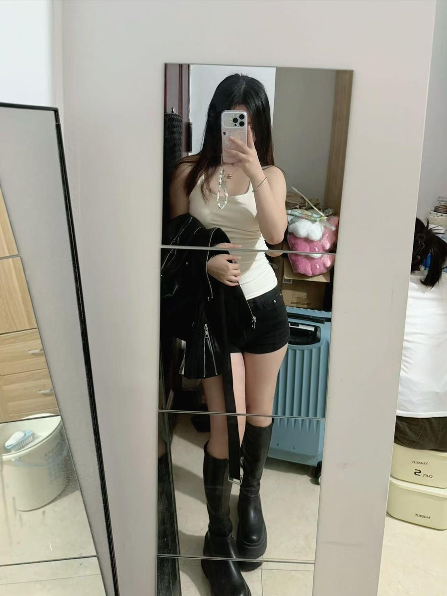 toune1997's tweet photo. 假期还留守在宁德好无聊呀，qwer感觉在推特上能约到本地的法友 几率几乎为零 （许愿一个法友) #宁德 https://t.co/8CIxydwIde