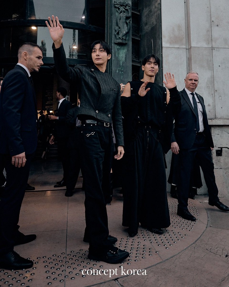 HyungwonThings's tweet photo. Hyungwon at Concept Korea event show for the Paris Fashion Week #형원 https://t.co/piKpDFIXVN