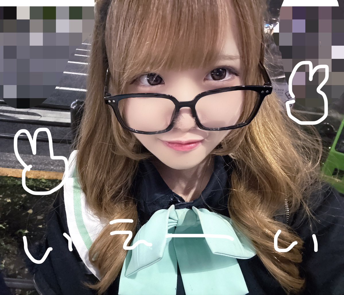 1wanonly_'s tweet photo. すいさんにメガネ貸してもらった🫪 https://t.co/7z3eKZPH2d