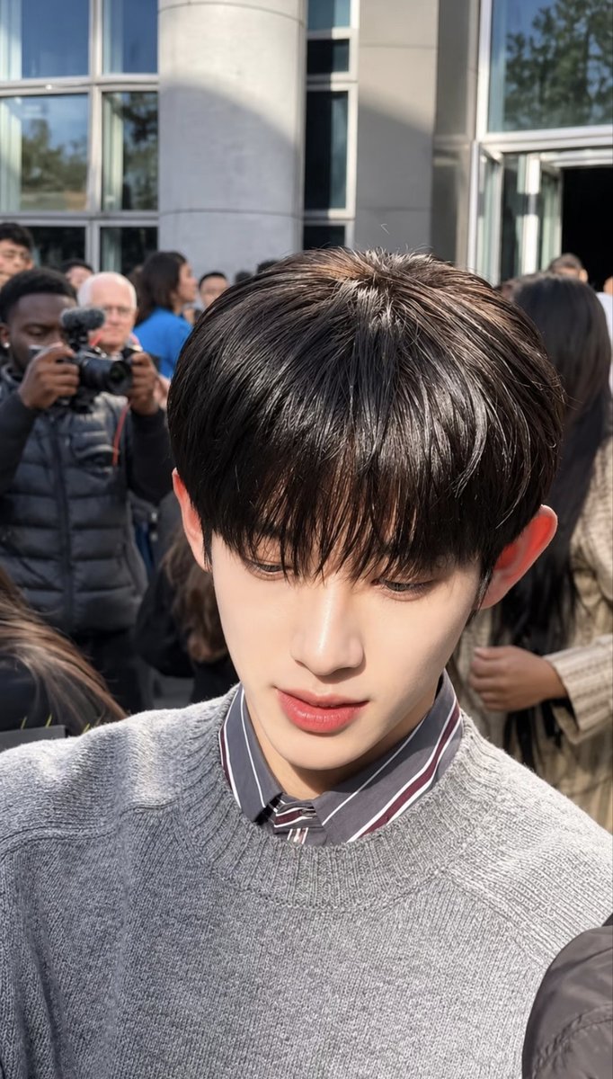 XX00419's tweet photo. Pháp xinh đẹp,Lanvin và Siwoo đều thật hoàn hảo.

PARK SIWOO AT LANVIN PFWSS27 
#PARKSIWOOxLANVIN 
#PARKSIWOO https://t.co/BqGM7fhL6B