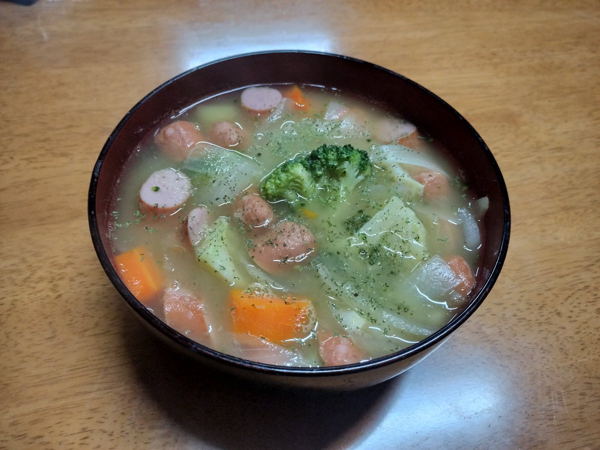 Tom08046's tweet photo. 寝る気のない男のポトフ https://t.co/WGteASSw35