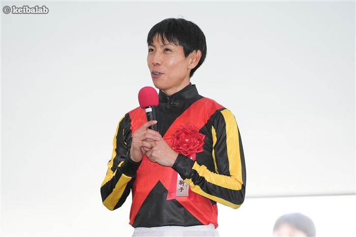 keibalab's tweet photo. 【バースデーVへ】
本日10月3日は北村友一騎手の40歳の誕生日、そして丸山元気騎手の36歳の誕生日！

土曜、北村友一騎手は京都で計6鞍、丸山元気騎手は東京で計3鞍に騎乗。バースデーVなるか注目です。
#北村友一 #丸山元気 #誕生日
https://t.co/7yIrIflXUT https://t.co/EfSI09raO3