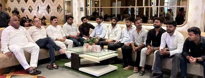 AdarshManiBjp's tweet photo. गोरखपुर विश्वविद्यालय के पत्रकारिता विभाग के छात्र-छात्राओं द्वारा आयोजित कार्यक्रम में सम्मिलित होकर युवा साथियों से संवाद करने का अवसर मिला। सभी विद्यार्थियों को उनके उज्ज्वल भविष्य के लिए अपनी शुभकामनाएं दीं।

@shalabhmani https://t.co/BgGnQNsASc