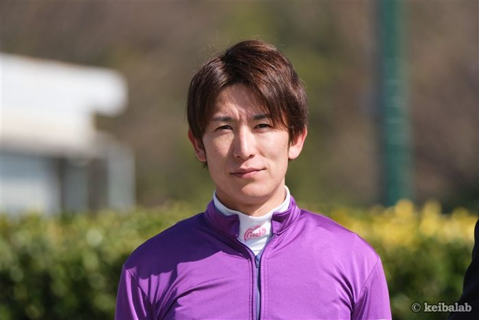 keibalab's tweet photo. 【バースデーVへ】
本日10月3日は北村友一騎手の40歳の誕生日、そして丸山元気騎手の36歳の誕生日！

土曜、北村友一騎手は京都で計6鞍、丸山元気騎手は東京で計3鞍に騎乗。バースデーVなるか注目です。
#北村友一 #丸山元気 #誕生日
https://t.co/7yIrIflXUT https://t.co/EfSI09raO3