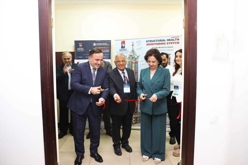 bp_Azerbaijan's tweet photo. 🏗️ Bu gün Azərbaycan Memarlıq və İnşaat Universitetinə strateji əhəmiyyətli bina və qurğuların monitorinqi və müşahidəsi laboratoriyasını təqdim etdik! 

️Yeni laboratoriya: 

🔷 ölkədə bina və qurğuların fasiləsiz seysmik monitorinqi üçün nəzərdə tutulmuş ilk obyektdir. 

🔷 qabaqcıl monitorinq sistemləri və mühəndislik avadanlıqları ilə təchiz olunub və strateji əhəmiyyətli binaların və qurğuların real vaxt rejimində monitorinqinə imkan yaradır. 

🔷 tədris, təlim və elmi tədqiqatların aparılmasına və bu sahədə yüksək bacarıqlı yerli mütəxəssislərin hazırlanmasına dəstək verəcək. 
Layihə ölkədə təhsilin inkişafına, eləcə də tədqiqat və innovasiya potensialının artırılmasına bp-nin daha bir əhəmiyyətli töhfəsidir.

👉 Ətraflı:  https://t.co/1nRQzi9VNR #bpAzərbaycan #AzMİU 
--- 
🏗️ Today we presented a strategic building and facilities monitoring and observation laboratory to the Azerbaijan University of Architecture and Construction! 

The new laboratory is: 

🔷 the country's first dedicated facility for the continuous seismic monitoring of buildings and structures. 

🔷 equipped with advanced monitoring systems and engineering equipment and enables real-time monitoring of strategically important buildings and structures. 

🔷 a platform for teaching, training and applied research, helping develop highly skilled local specialists. 

The project marks another important milestone in bp’s ongoing support for education, research and innovation in Azerbaijan. 

👉 Learn more:  https://t.co/H09lXqM9TA #bpAzerbaijan #AzUAC