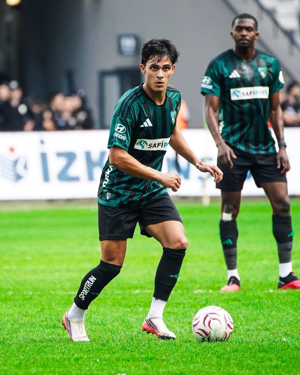 KSReview_'s tweet photo. ♦️ Gonçalo Sousa'nın Transfermarkt piyasa değeri 3 milyon Euro seviyesine yükseldi.

Beklentinin çok üstünde sergilediği iki yönlü oyunuyla ve yeteneğini disipliniyle süslemesi tam tabiriyle pastanın çileği oldu. Ekstra bilek hareketlerini de asla es geçemeyiz. 🤙

OUR STAR RİSES UP! 🤩