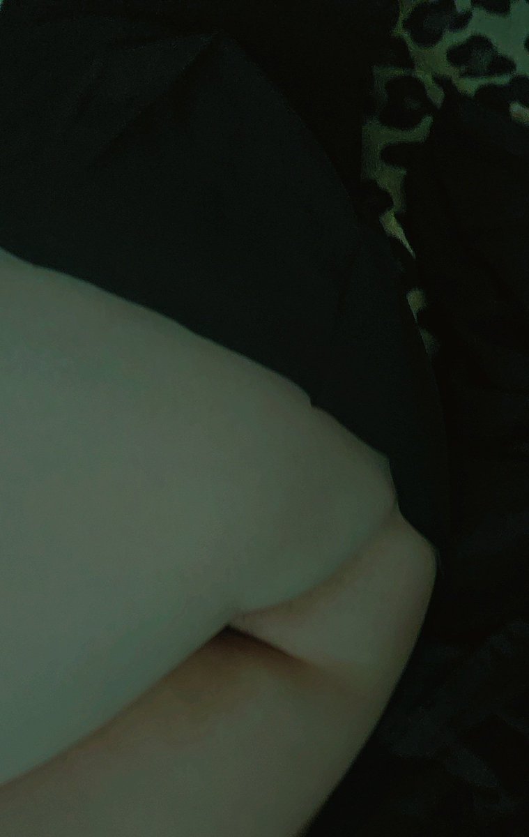cakemetal_'s tweet photo. I wish I was your phone, so you’d be on me all day~ ☆

#nsfwtwt #bi #girl #stoner #horny #moothunt https://t.co/6UTDbi55rC