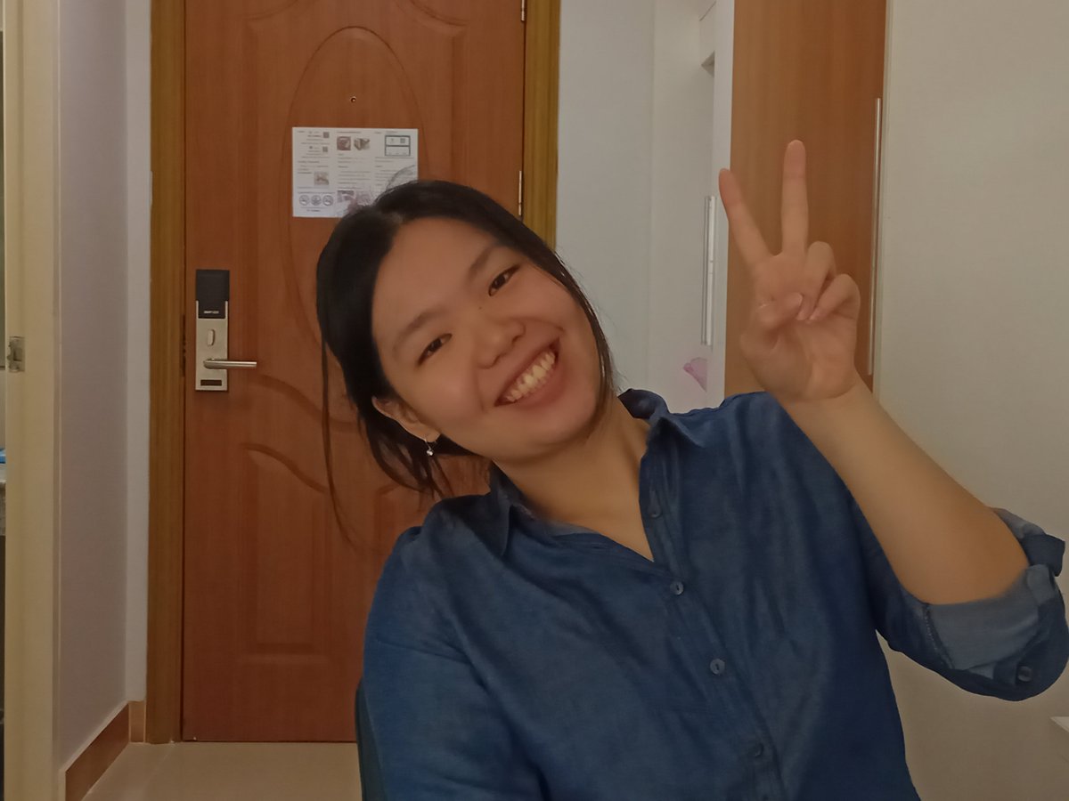 _ayreshome's tweet photo. me in another universe jalan sore hari from uni back to the dorm and punya roommate (hi, her name is Nadya ;she's so fckn cool btw) we never skip having pillow talk before bed until it reach a phase where she cannot sleep when i'm not around https://t.co/tu16hjwQR4