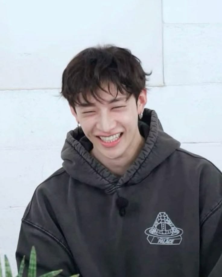 jonetonins's tweet photo. happy birthday channie🥹bende yeri çok ayrı skzyi onun sayesinde keşfettim ve hayatımın en kötü zamanında bilmese bile yanımda(lardı)hayatımı kurtardığın için teşekkür ederim chan hep böyle güll meleğim seni çok seviyorumm safe placem iyi ki doğdunn hayatımın anlamı🥹❤️‍🩹🥳🥳🫂😽💓 https://t.co/HF0SBr7z1s