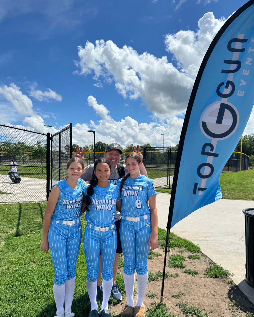 TopGunEvents's tweet photo. Smiles are always part of the game. 😁🥎
From big plays to even bigger memories, there’s always something to smile about on the diamond.
Happy #WorldSmileDay from Top Gun Events! 💙
#TopGunEvents #WorldSmileDay #EliteFastpitch https://t.co/njMPfsfxQ5