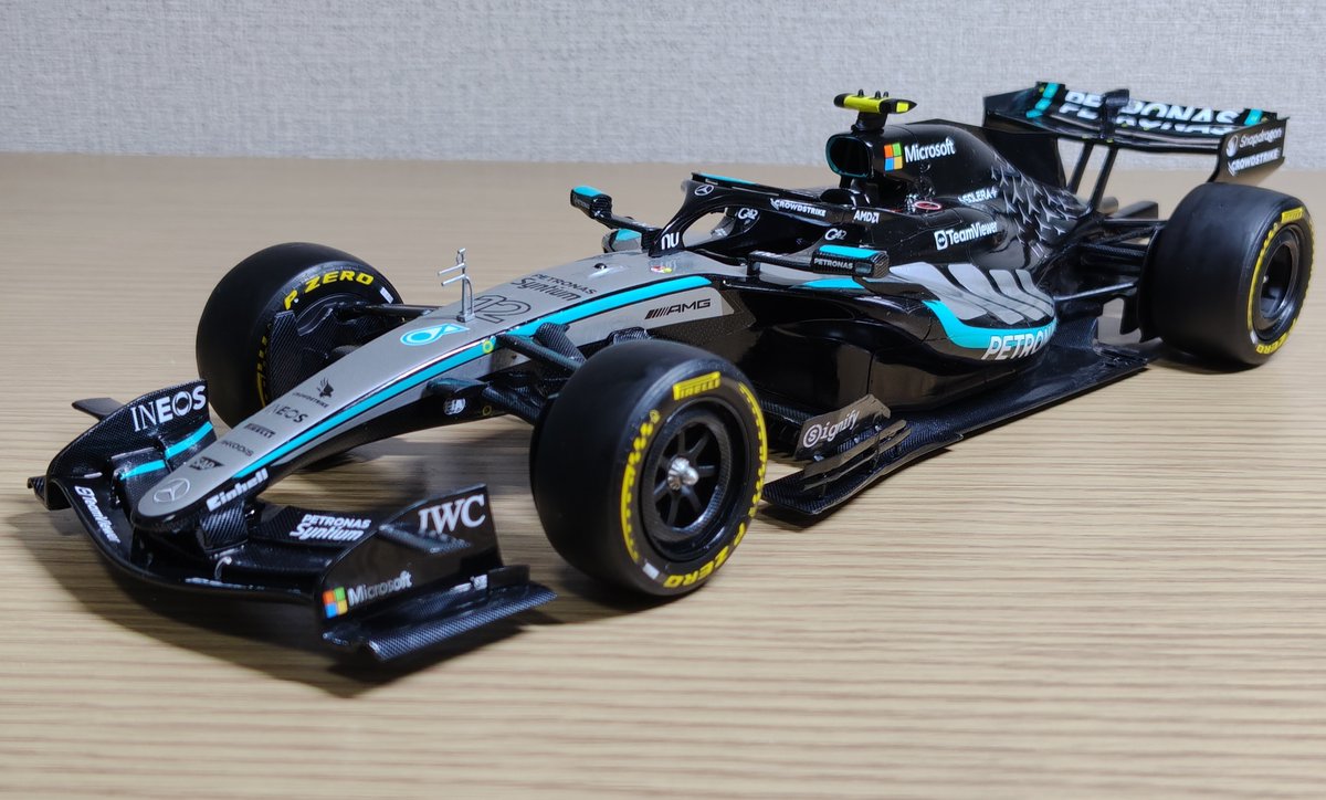 mihaya724's tweet photo. 史上最年少F1チャンピオンを狙う
アントネッリ号完成!!🏁
筆塗りのみで仕上げでみましたが、
いつものスプレー塗装に負けない
ぐらい、いい仕上がりになったの
ではないでしょうか✨
#newscratch
#W17 https://t.co/HToSCCSpGW