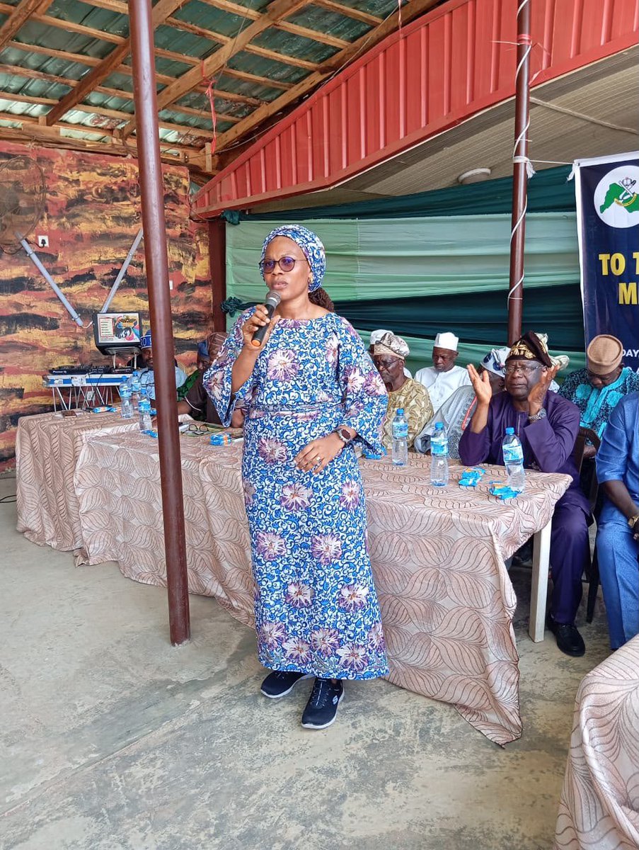 niyifour's tweet photo. Hon. Chief (Mrs.) Olasumbo Florence Oyeyemi, the APC flagbearer for Ekiti/Irepodun/Isin/Oke-Ero Federal Constituency, delivering her progressive remarks earlier today at the Kwara Ekiti Indigenes Special Stakeholders Meeting on the Future of Ekiti Land. https://t.co/EpCMvVOScv