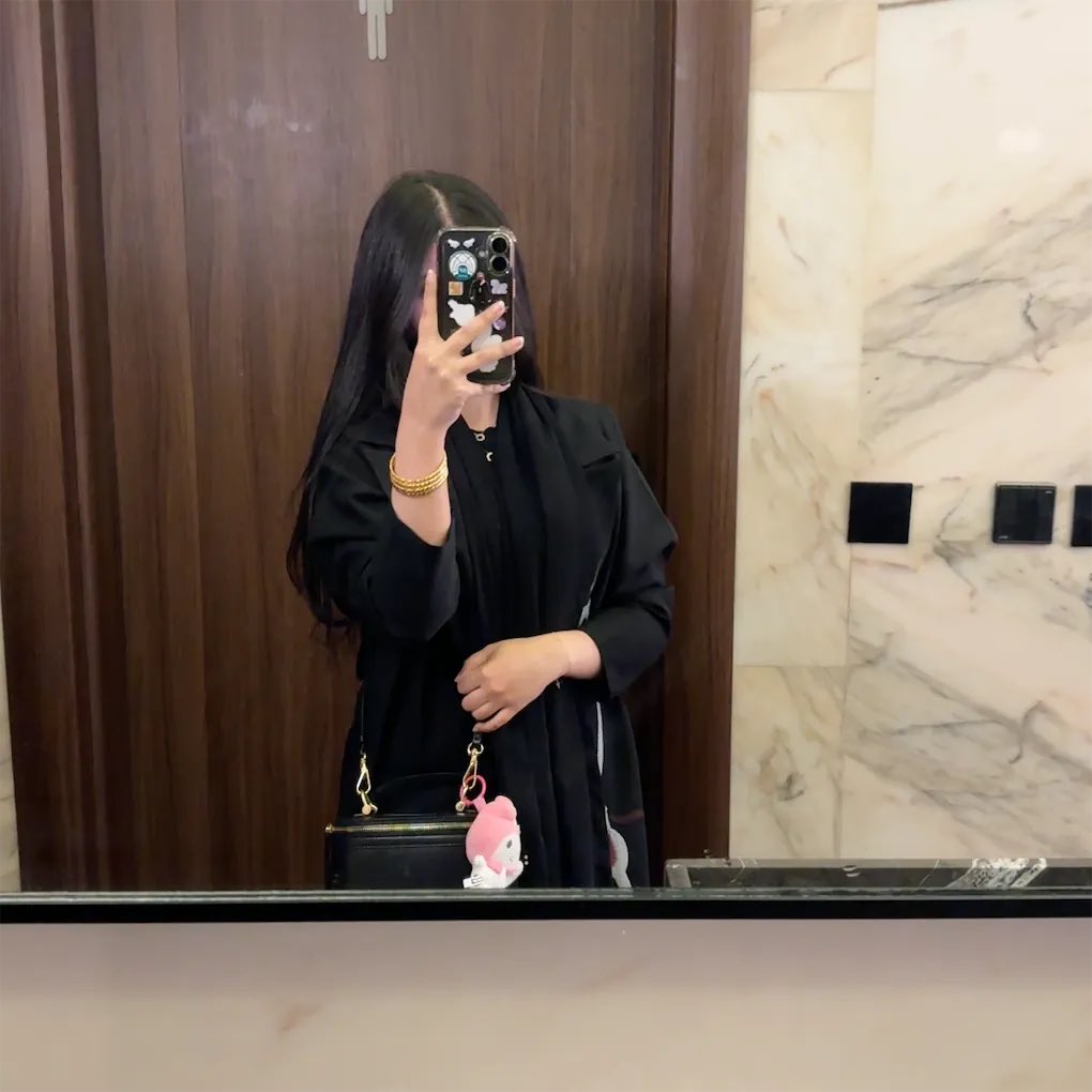 shoogs_rules's tweet photo. باي باي ياجدو👋🏻
#٢٠٣٠_بلا_نقاب2 
#٢٠٣٠_بلا_نقاب١ 
#no_more_niqab https://t.co/dVGNOEEpUw