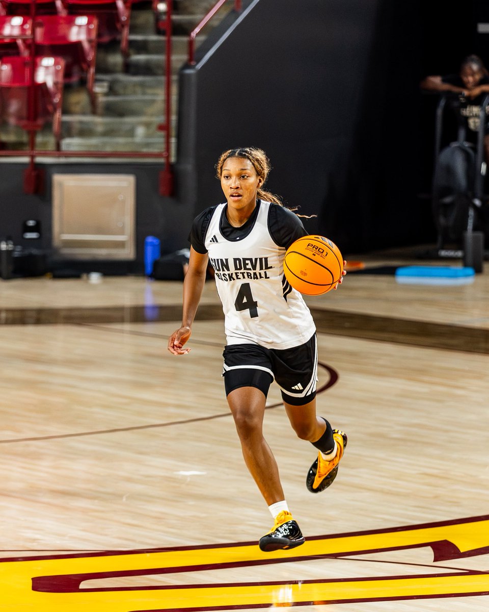 SunDevilWBB's tweet photo. Happy Birthday, Spider ♥️🥳 @rashunda_jones https://t.co/onAYSDn48p