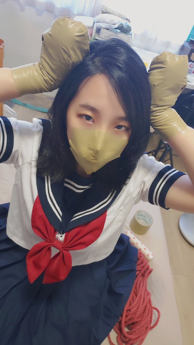 Aoyagicat's tweet photo. 綁之前還要裝可愛
都快沒氣了啦！
布丁跟YUKI都說我這張眼神超兇XD https://t.co/0ukSKcNGha