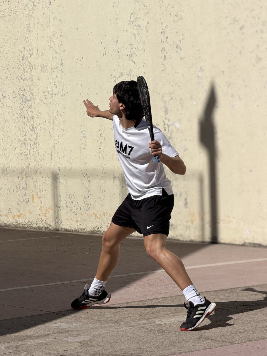 m7uruguay's tweet photo. 𝒔𝒆𝒈𝒖𝒊𝒎𝒐𝒔 🎾

Entrenando para lo que nos queda en este 2026

Atleta: Santiago Cardozo

¡Vamos equipo!
▫️▪️▫️▪️▫️

M7 / Equipo
#masqueunequipo https://t.co/p2TgmXFuNO