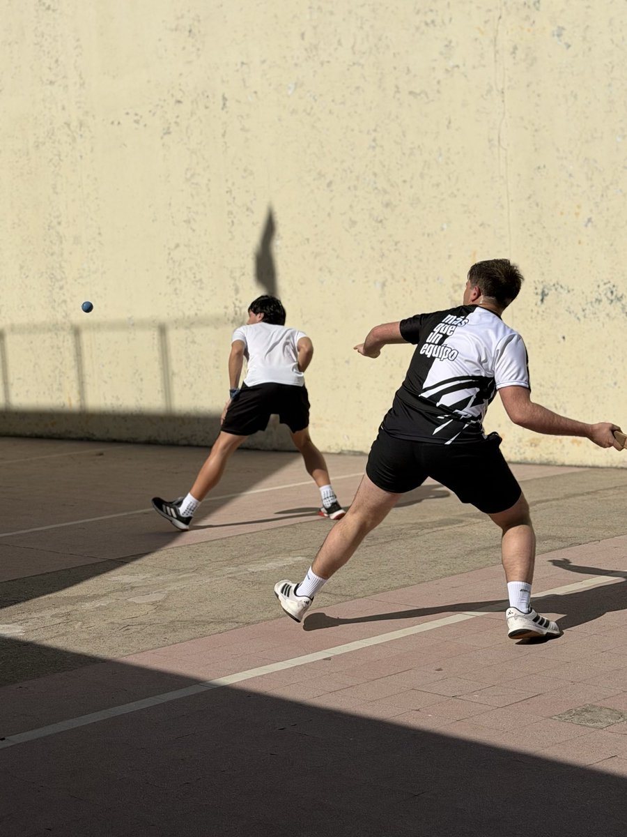 m7uruguay's tweet photo. 𝒔𝒆𝒈𝒖𝒊𝒎𝒐𝒔 🎾

Entrenando para lo que nos queda en este 2026

Atleta: Santiago Cardozo

¡Vamos equipo!
▫️▪️▫️▪️▫️

M7 / Equipo
#masqueunequipo https://t.co/p2TgmXFuNO
