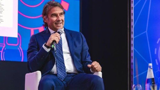 Juventus_Brasil's tweet photo. "Os problemas da Juventus nestes últimos anos? 

Cheguei há pouco e comecei a partir do que já estava lá. Dentro do possível, queríamos mudar o maior número de jogadores. 

Aos poucos estou entendendo quais são as áreas onde dá para melhorar."

🎙 CEO da Juve, G. Carnevali, à GdS https://t.co/ck1xoZYh1x