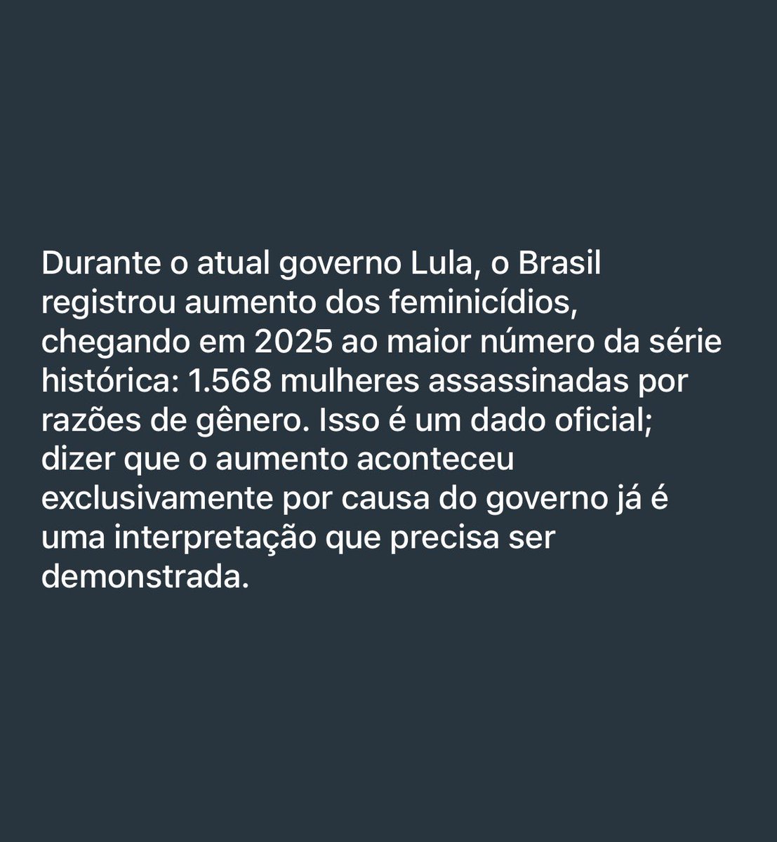 EmmaFoxVIP's tweet photo. Quando você for vítima de um assaltante, de um estuprador, agradeça ao PT.

Quando você estiver na fila do SUS aguardando atendimento e não conseguir atendimento ou tiver que esperar anos, agradeça ao PT.

Quando você não conseguir uma vaga na escola que você quer, agradeça ao PT.

Quando estiver com as coisas caras no mercado, agradeça ao PT, tá?

Porque a 20 anos a promessa do PT é melhorar isso. E ao mesmo tempo eles dão benefício pra bandido, pra criminoso. E foi o que aconteceu com o Maníaco do Escort Azul: um homem condenado a mais de 120 anos de prisão que, durante uma saída temporária, foi acusado de estuprar novamente uma adolescente, traumatizada pro resto da vida. E esse maníaco vagabundo vai continuar sendo sustentado com dinheiro público!

Amanhã pode ser a tua filha. Amanhã pode ser você, mulher que vota no PT.

E ontem, Maria Eduarda, uma jovem de apenas 24 anos, morreu durante uma tentativa de assalto. Uma jovem inocente, que estava simplesmente seguindo a vida dela, e acabou morta em meio à violência de um assalto. 

Amanhã pode ser a tua filha. Amanhã pode ser você.

Agradeça ao PT quando as coisas estiverem ruins.

Porque a promessa do PT é dar Bolsa Família, cerveja e picanha. Cerveja e picanha. Mas prometer melhoria na educação, agora ele não faz. Na saúde, ele não melhora. Imposto é cada vez mais imposto em cima de imposto.

A situação no Brasil tá cada vez pior, lojas se fechando cada vez mais, emprego reduzindo. É isso que tá acontecendo e é isso que é o objetivo da esquerda. E ninguém enxerga isso.

E pior: mulheres.

PT é contra benefício à mulher. É mulheres votando no PT, mulheres que a gente é atacada, assediada, estuprada, sofrendo tanta coisa, tanta desigualdade que a gente sofre, e o PT vai lá e favorece essa classe que maltrata as mulheres.