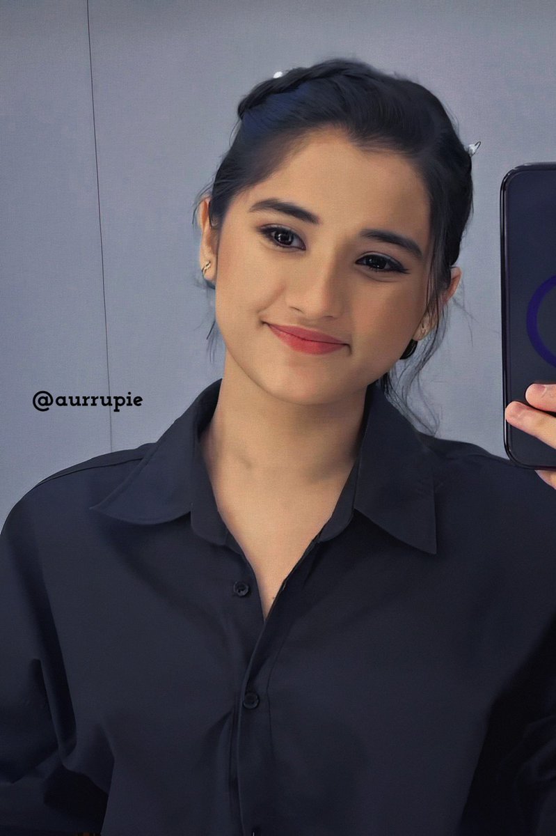 Iseee65623330's tweet photo. Pretty 🖤🧿
@Its_Aurra #AurraBhatnagarBadoni #Aurricorns #BarristerBabu #Bondita https://t.co/ZKY7iD7TeI