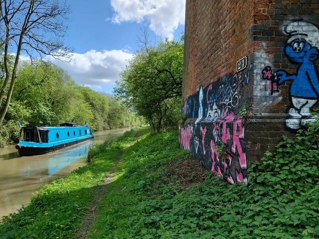 towpathtalk's tweet photo. ๐ธ PHOTO OF THE DAY: Another from Richard & Maxine, who live on NB Mrs Pickles๐ซถ It's been a while since we saw a smurf! Wonder how long that's been there?
#towpathtalk #canals #canalsandrivers #narrowboat #rivers #waterways #lifeonthecut #boating #boats #canallife #canallifeuk https://t.co/PourSZrPIi