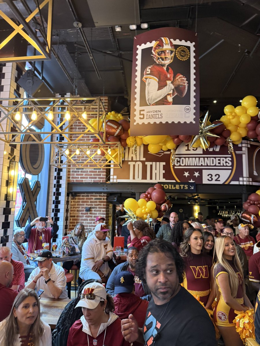 njdad59's tweet photo. @washingtonukfan A lot of people showed up https://t.co/dpAlntwV3A