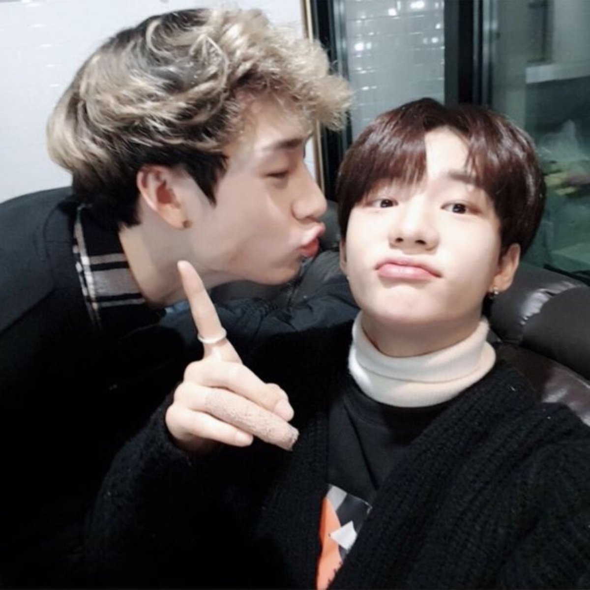 hyunjinpost's tweet photo. happy birthday chan!! 
#스테이의_영원한_자부심_방찬
#BangChanEmpireOfTalent https://t.co/4ST3iWvk4L