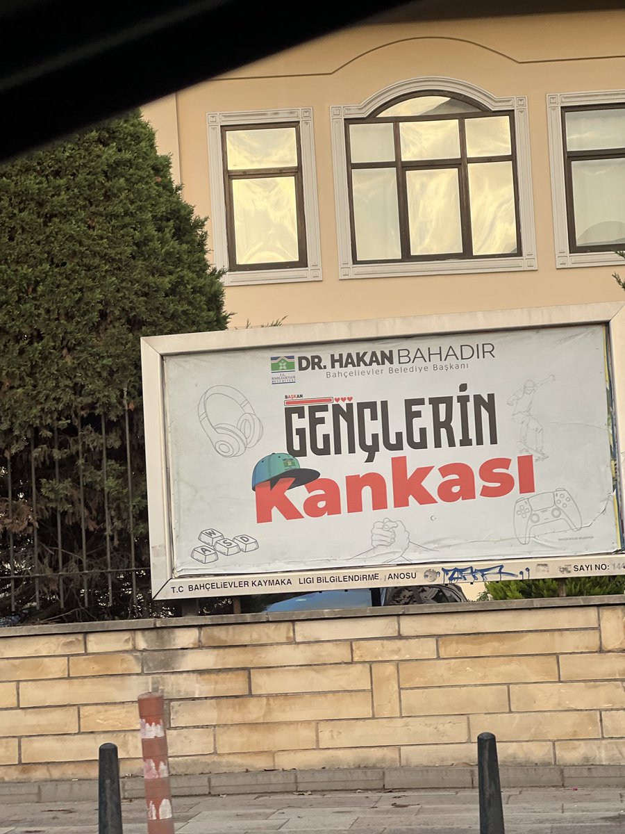 fadilenesayaz's tweet photo. Çok faydalı bir reklam çalışması olmuş :) . Ama bi kankalığını görmedik @DrHakanBahadir https://t.co/G5b3S0hzPZ
