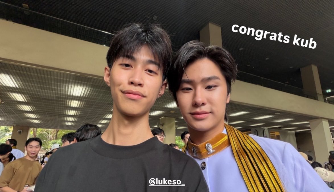 simbihnin04's tweet photo. how so cute 🫳

LUKE GRADUATION DAY

#CongratulationsLuke
#lukeso_ https://t.co/QRX7UOGccM