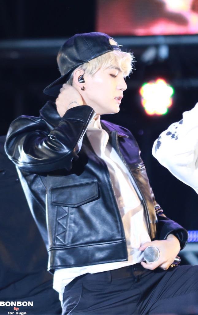 armygdala309's tweet photo. 151003 💛

#SUGA #슈가 #AgustD https://t.co/lpnlwmVKtt