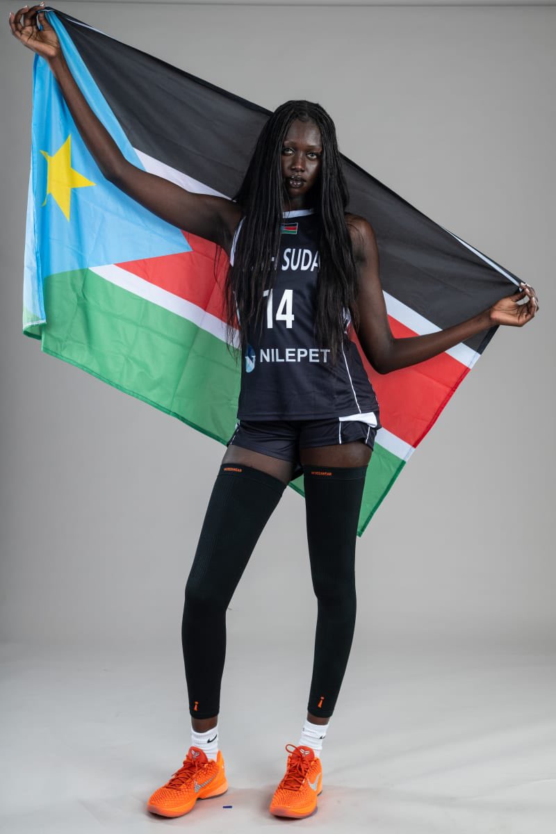 caegomezz's tweet photo. 🇸🇸 Otra extranjera se suma a la #LigaFemenina

Nyayongah Gony, jugadora de Sudán del Sur, se convirtió en nueva incorporación de Unión Florida para la temporada 2026/27.

Info - Matías Pignanelli https://t.co/OjNKipAYTe