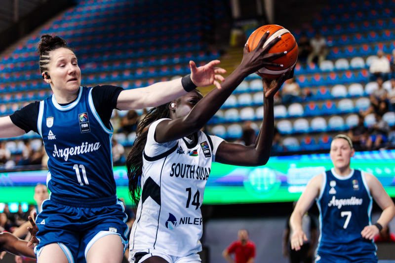 caegomezz's tweet photo. 🇸🇸 Otra extranjera se suma a la #LigaFemenina

Nyayongah Gony, jugadora de Sudán del Sur, se convirtió en nueva incorporación de Unión Florida para la temporada 2026/27.

Info - Matías Pignanelli https://t.co/OjNKipAYTe