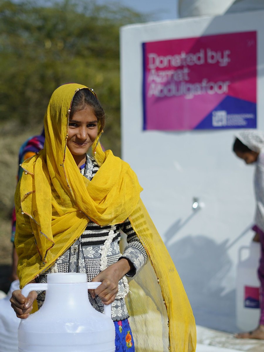 ilmukcharity's tweet photo. Give clean water this blessed Jumu’ah! Even £3 can make a difference 🤲 

The Prophet ﷺ said: “Protect yourself from the Hellfire even by giving a piece of a date as charity.” [Bukhari]

This Jumu’ah, give what you can and help bring the blessing of clean water 🤲💧 https://t.co/UI116lc4Fk