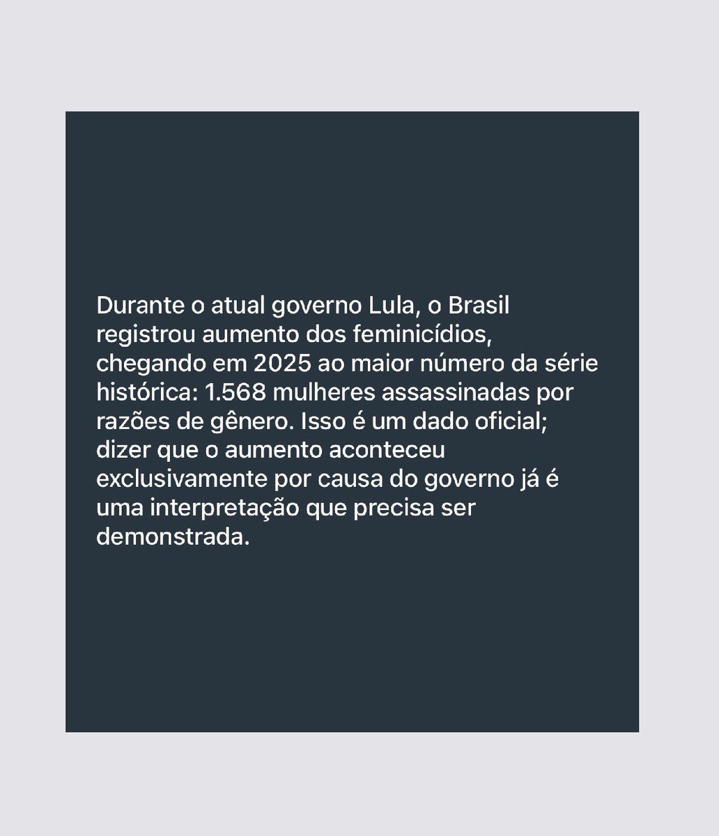 EmmaFoxVIP's tweet photo. Quando você for vítima de um assaltante, de um estuprador, agradeça ao PT.

Quando você estiver na fila do SUS aguardando atendimento e não conseguir atendimento ou tiver que esperar anos, agradeça ao PT.

Quando você não conseguir uma vaga na escola que você quer, agradeça ao PT.

Quando estiver com as coisas caras no mercado, agradeça ao PT, tá?

Porque a 20 anos a promessa do PT é melhorar isso. E ao mesmo tempo eles dão benefício pra bandido, pra criminoso. E foi o que aconteceu com o Maníaco do Escort Azul: um homem condenado a mais de 120 anos de prisão que, durante uma saída temporária, foi acusado de estuprar novamente uma adolescente, traumatizada pro resto da vida. E esse maníaco vagabundo vai continuar sendo sustentado com dinheiro público!

Amanhã pode ser a tua filha. Amanhã pode ser você, mulher que vota no PT.

E ontem, Maria Eduarda, uma jovem de apenas 24 anos, morreu durante uma tentativa de assalto. Uma jovem inocente, que estava simplesmente seguindo a vida dela, e acabou morta em meio à violência de um assalto. 

Amanhã pode ser a tua filha. Amanhã pode ser você.

Agradeça ao PT quando as coisas estiverem ruins.

Porque a promessa do PT é dar Bolsa Família, cerveja e picanha. Cerveja e picanha. Mas prometer melhoria na educação, agora ele não faz. Na saúde, ele não melhora. Imposto é cada vez mais imposto em cima de imposto.

A situação no Brasil tá cada vez pior, lojas se fechando cada vez mais, emprego reduzindo. É isso que tá acontecendo e é isso que é o objetivo da esquerda. E ninguém enxerga isso.

E pior: mulheres.

PT é contra benefício à mulher. É mulheres votando no PT, mulheres que a gente é atacada, assediada, estuprada, sofrendo tanta coisa, tanta desigualdade que a gente sofre, e o PT vai lá e favorece essa classe que maltrata as mulheres.